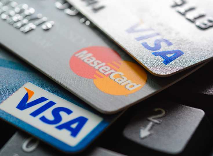 Reino Unido regulador advierte a Visa y Mastercard por falta de transparencia