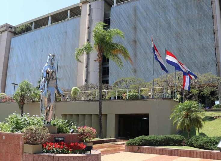 Banco Central de Paraguay topea el porcentaje máximo que cobran las tarjetas